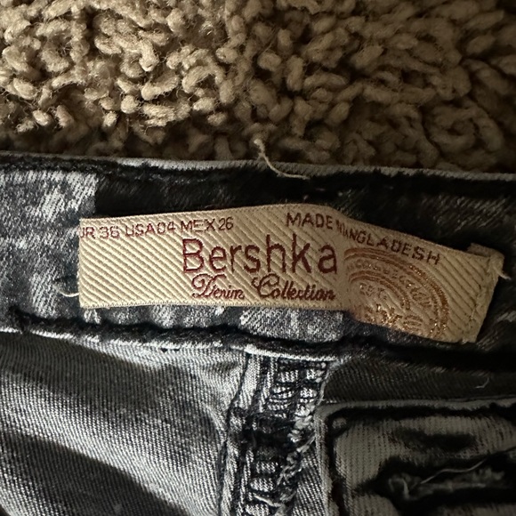 Bershka Stretchy High Waisted Shorts - Picture 3 of 3